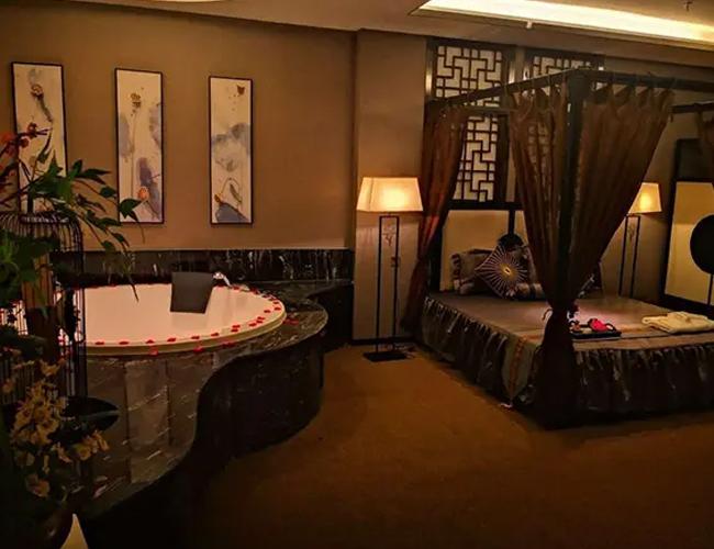 宁静的养生池